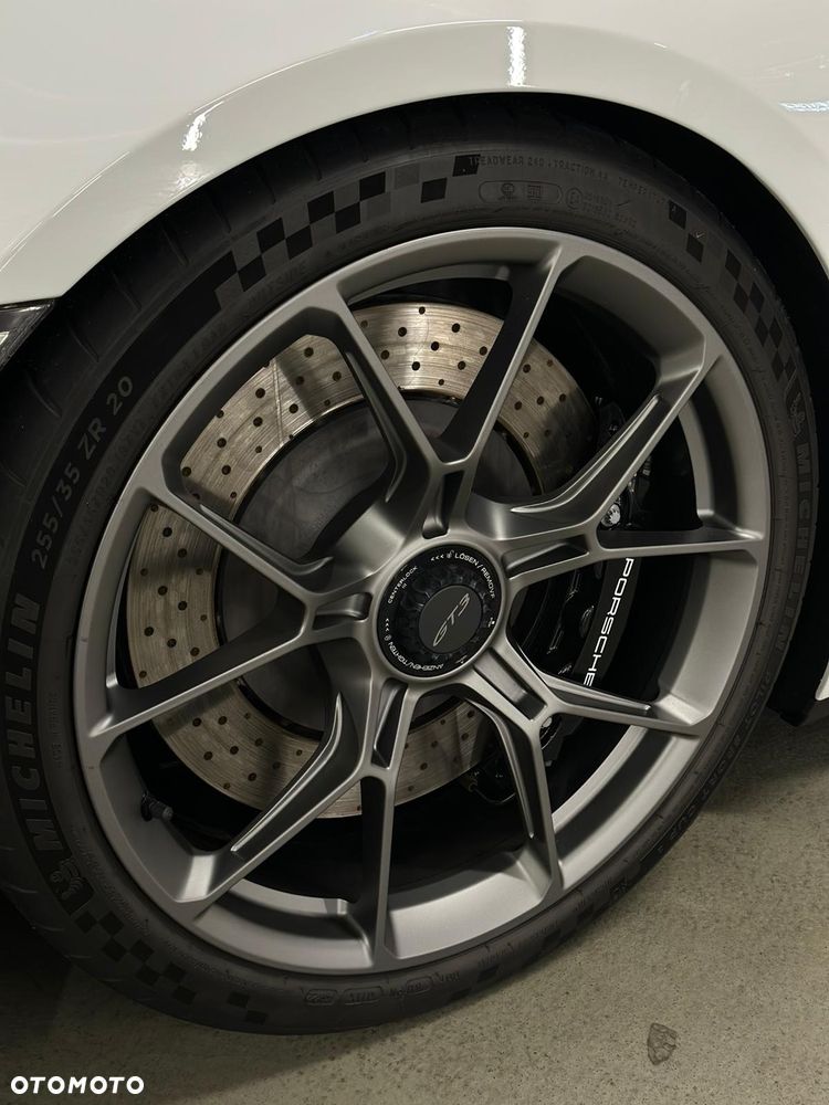 Porsche 911 GT3 - 28