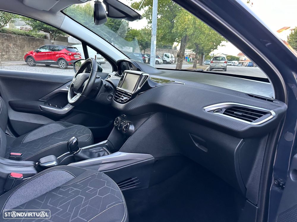 Peugeot 2008 1.6 BlueHDi Style - 48