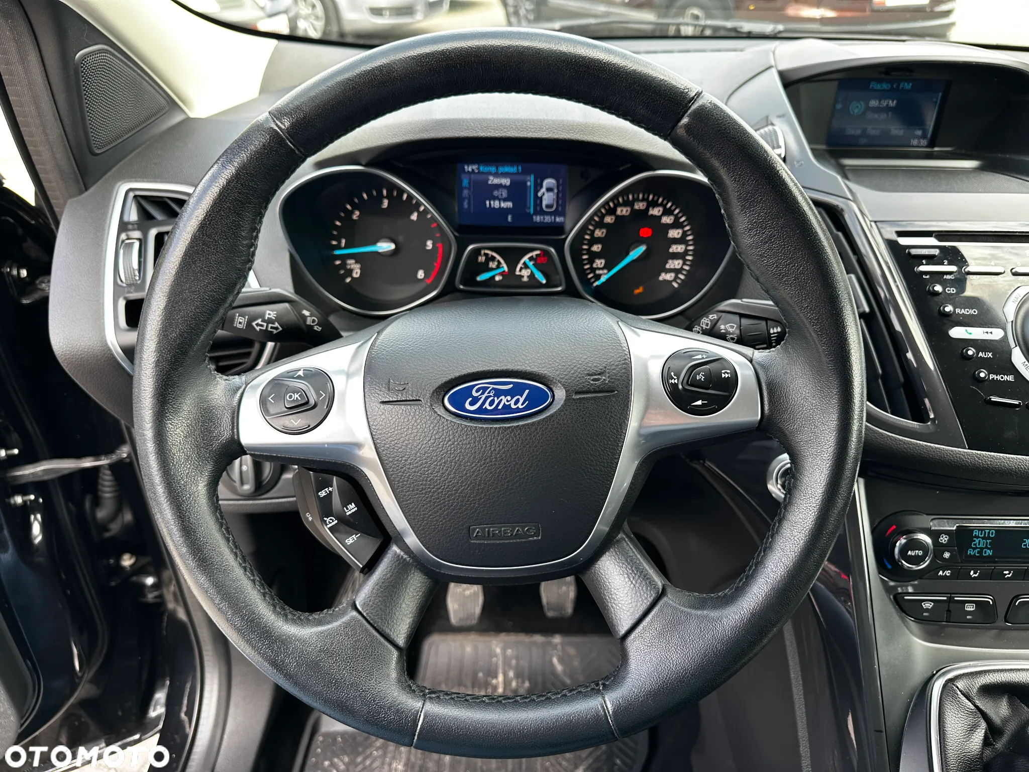 Ford Kuga - 8