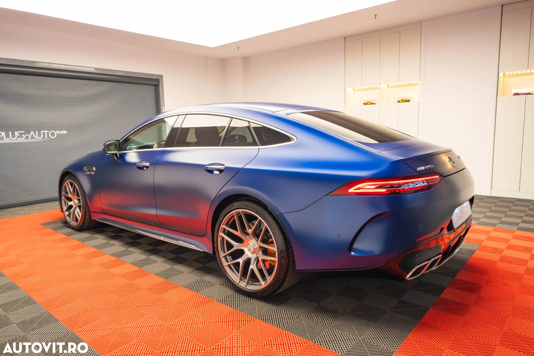 Mercedes-Benz AMG GT-S 63 4MATIC+ - 12