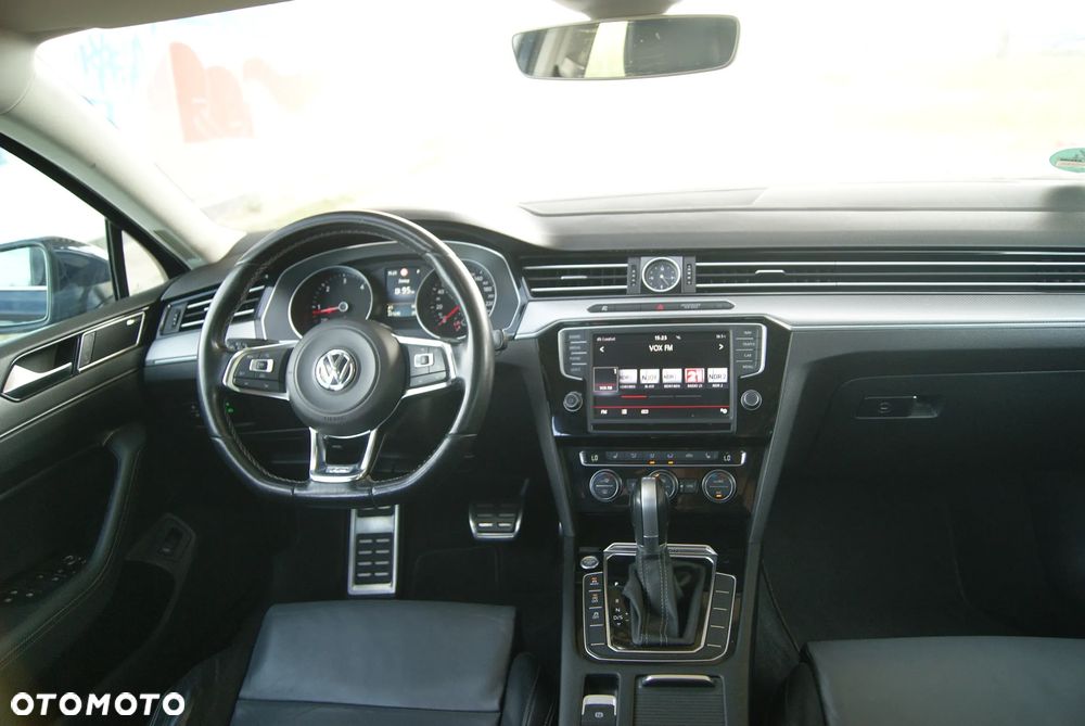 Volkswagen Passat 2.0 TDI SCR 4Mot DSG Highline - 21