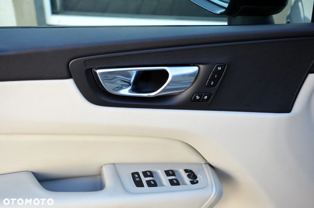 Volvo XC 60 B4 D Geartronic RDesign - 24