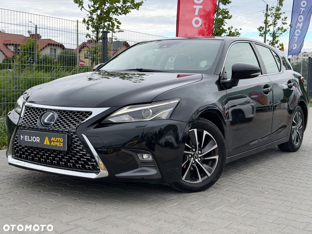 Lexus CT - 1