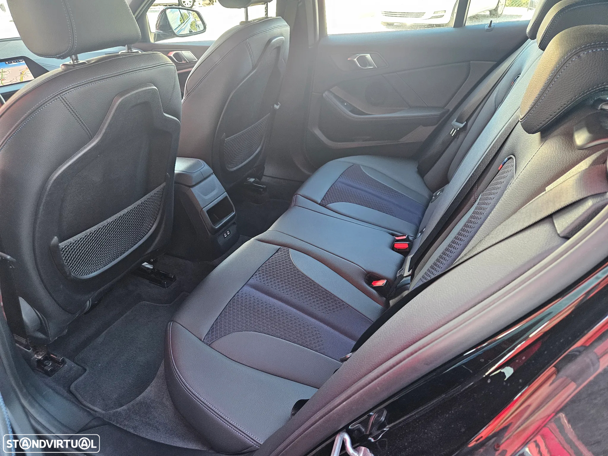 BMW 116 d Pack Desportivo M - 7