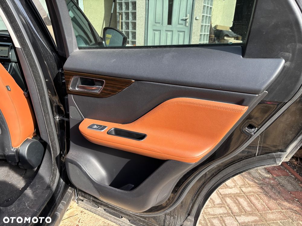 Jaguar F-Pace 20d AWD Prestige - 4