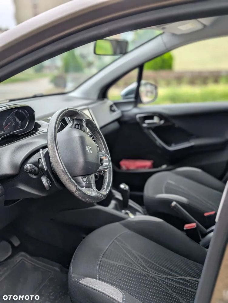 Peugeot 208 1.2 PureTech Active ETG5 - 14