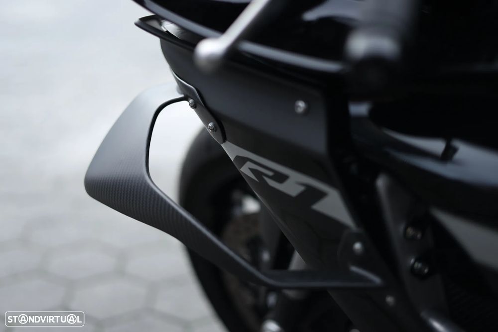 Yamaha YZF R1 2025 BLACK AKRAPOVIC - 13