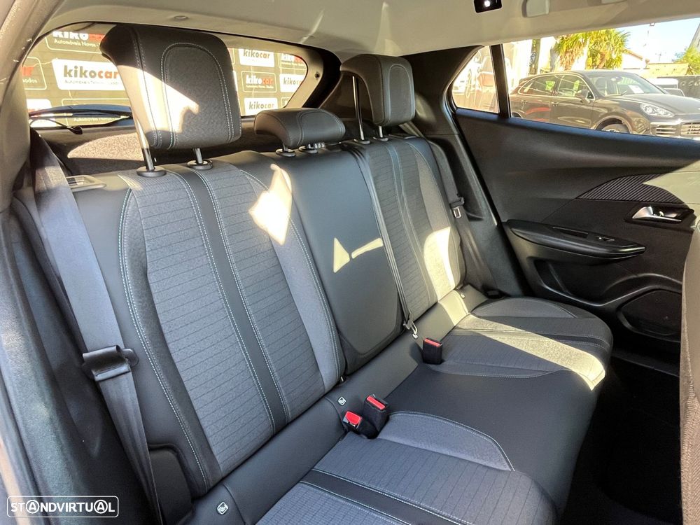 Peugeot 2008 1.5 BlueHDi Allure EAT8 - 48