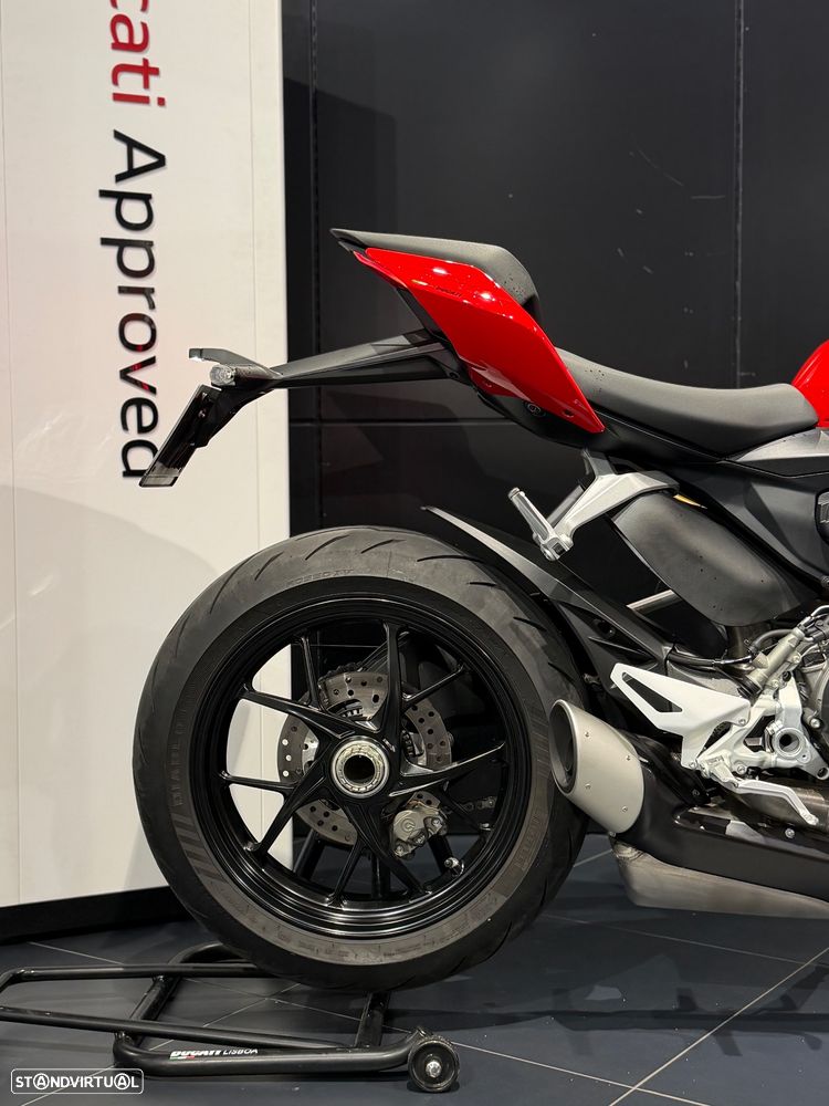 Ducati Streetfighter V2 - 4