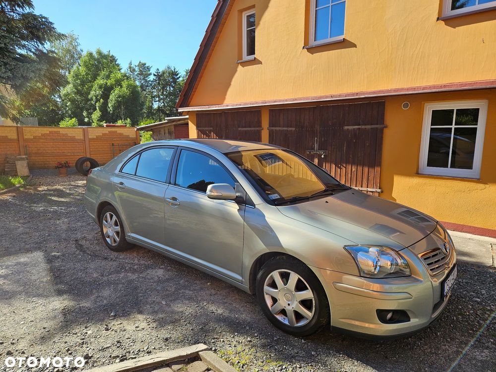 Toyota Avensis 1.8 VVT-i Automatik Sol - 1