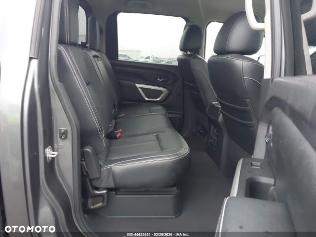 Nissan Titan - 10