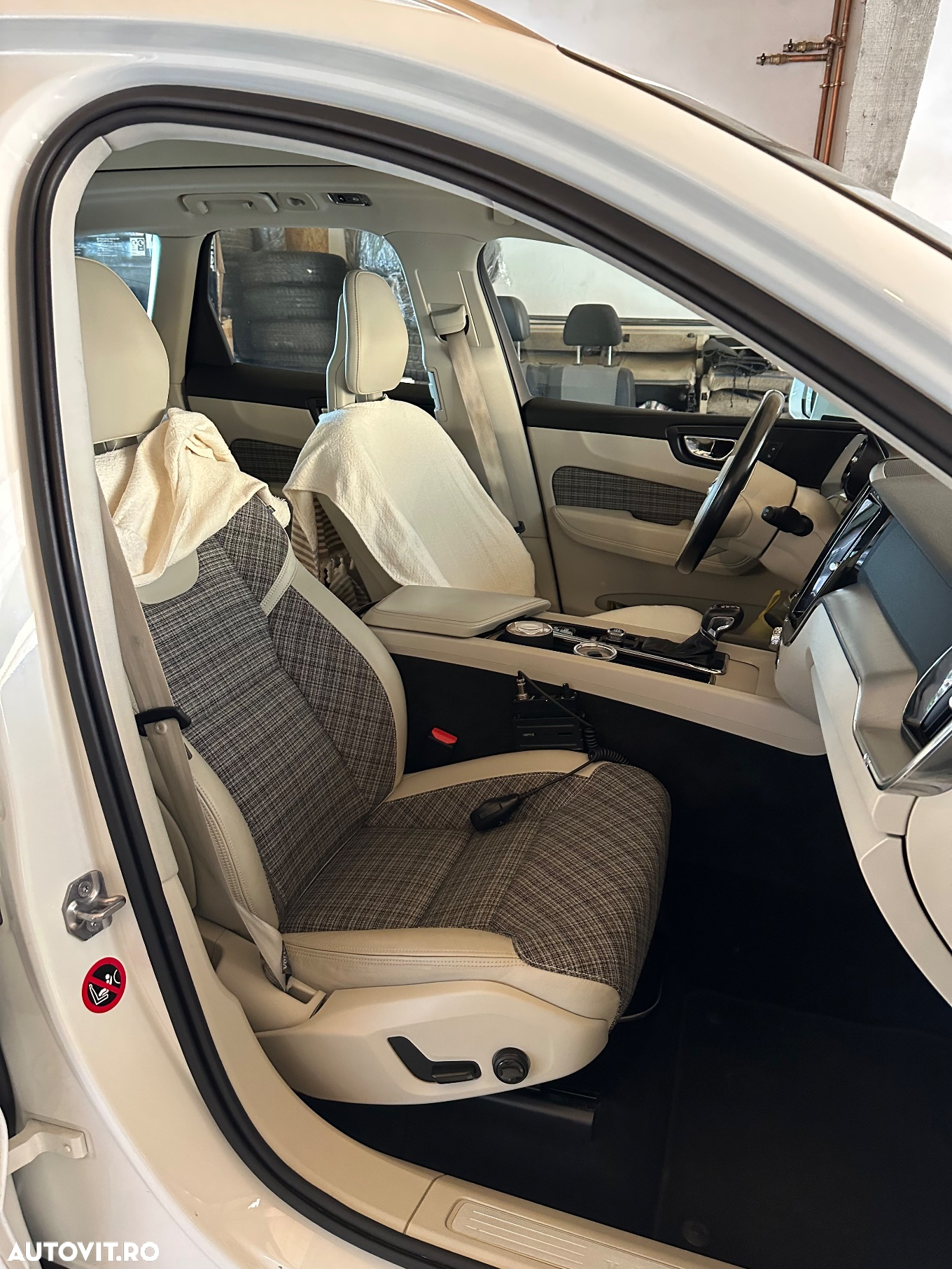 Volvo XC 60 D4 AWD Momentum - 11