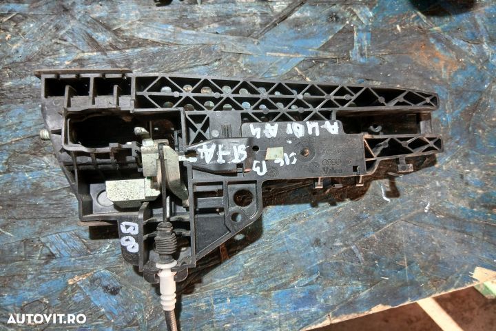 Suport maner deschidere din exterior usa fata stanga 8T0837885A 8T083 - 2