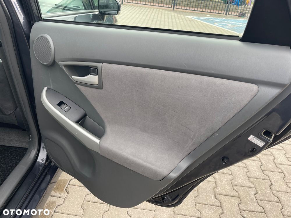 Toyota Prius 1.8 HSD Prestige - 16