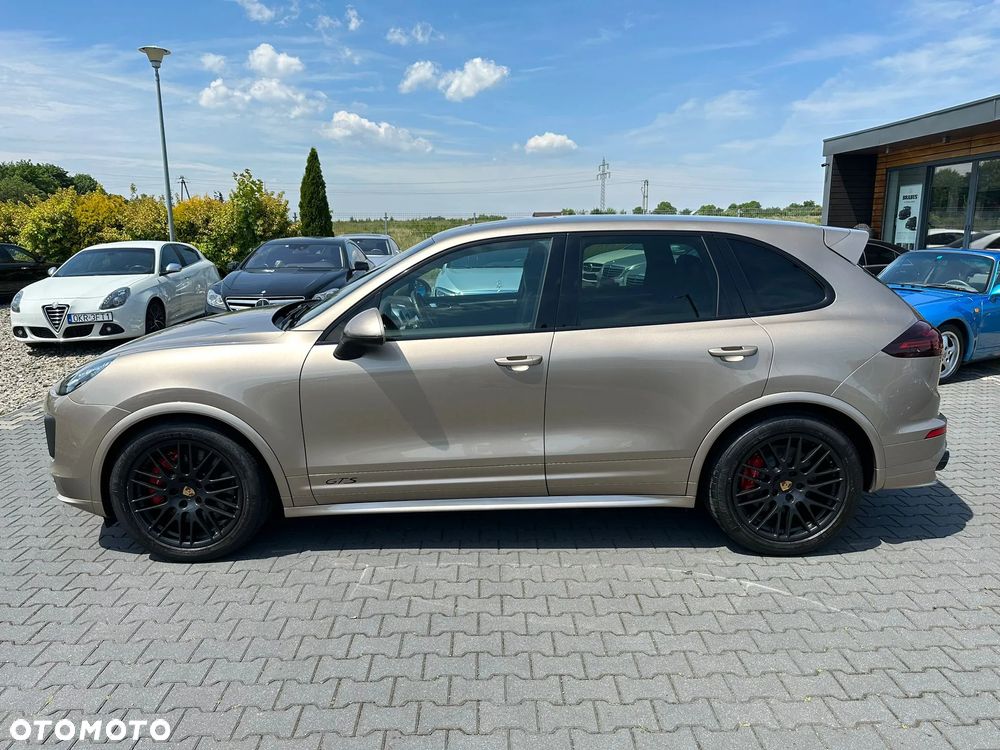Porsche Cayenne GTS - 9