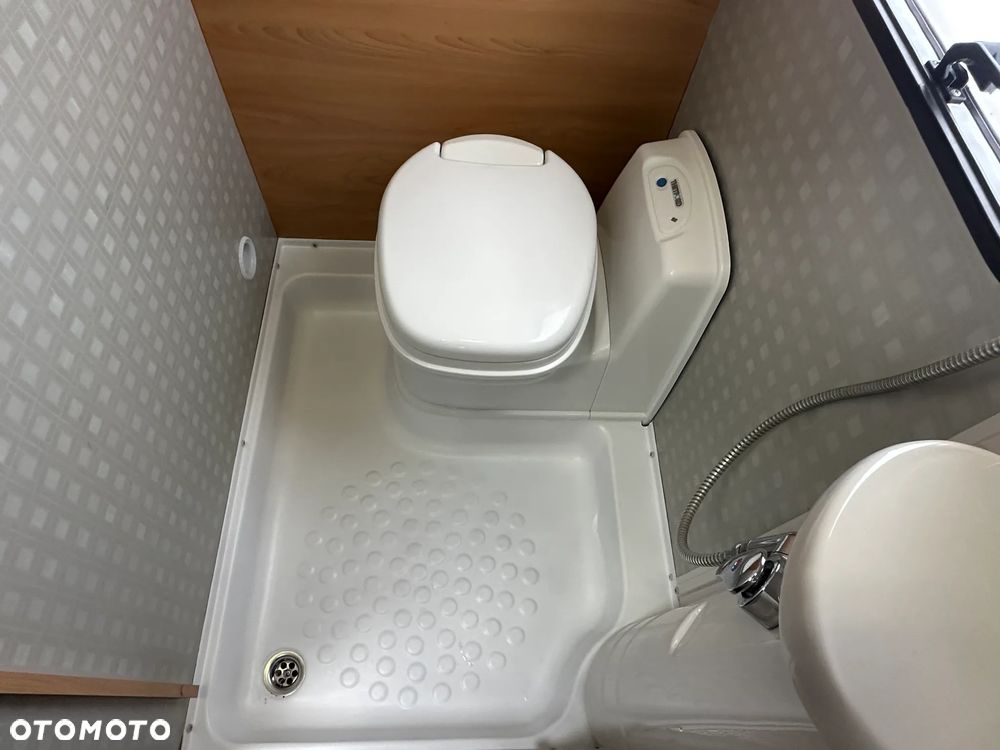 Burstner 720 TK VENTANA z napędem i łóżkami piętrowymi - 8 os. - 39