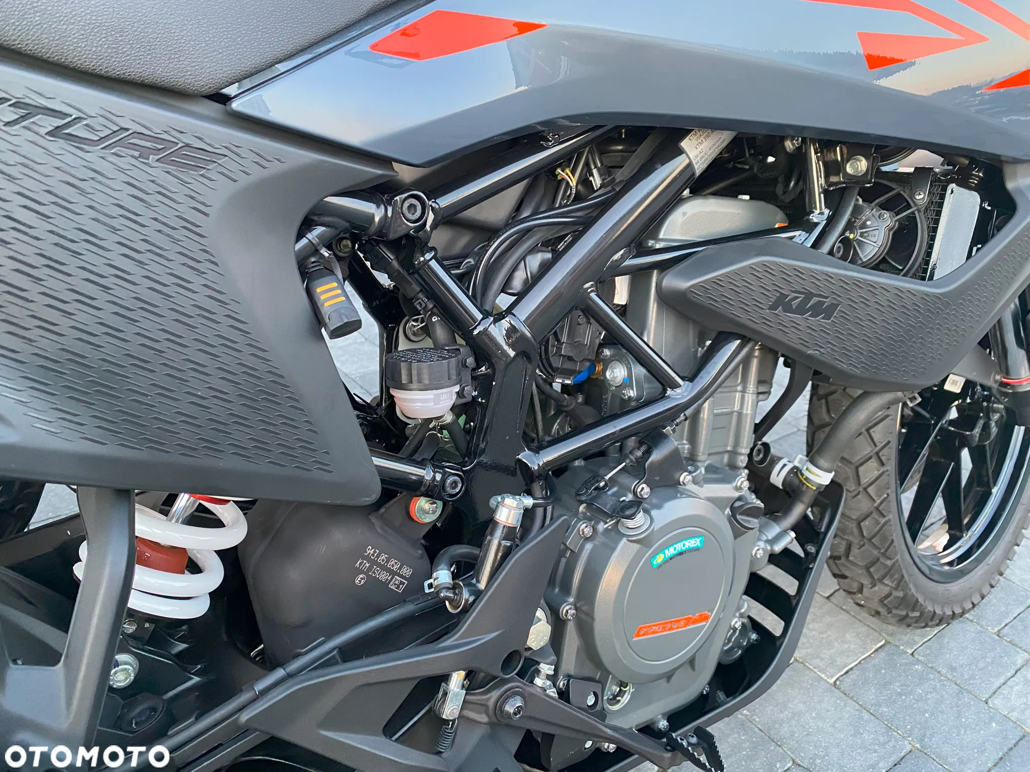 KTM Adventure - 6