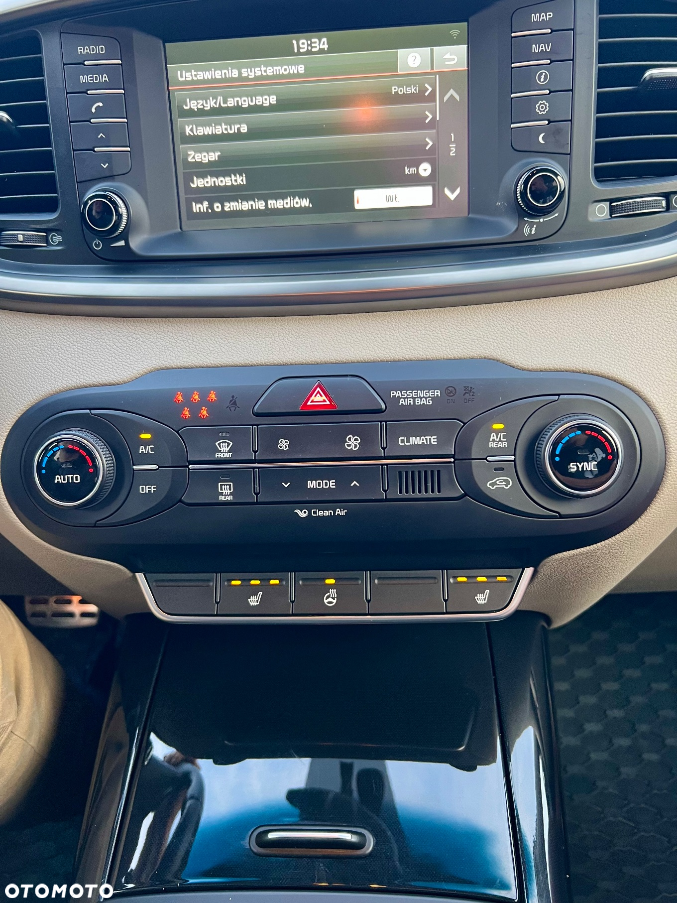 Kia Sorento 2.0 CRDI L - 21
