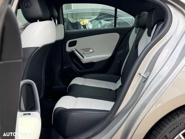 Mercedes-Benz A - 13