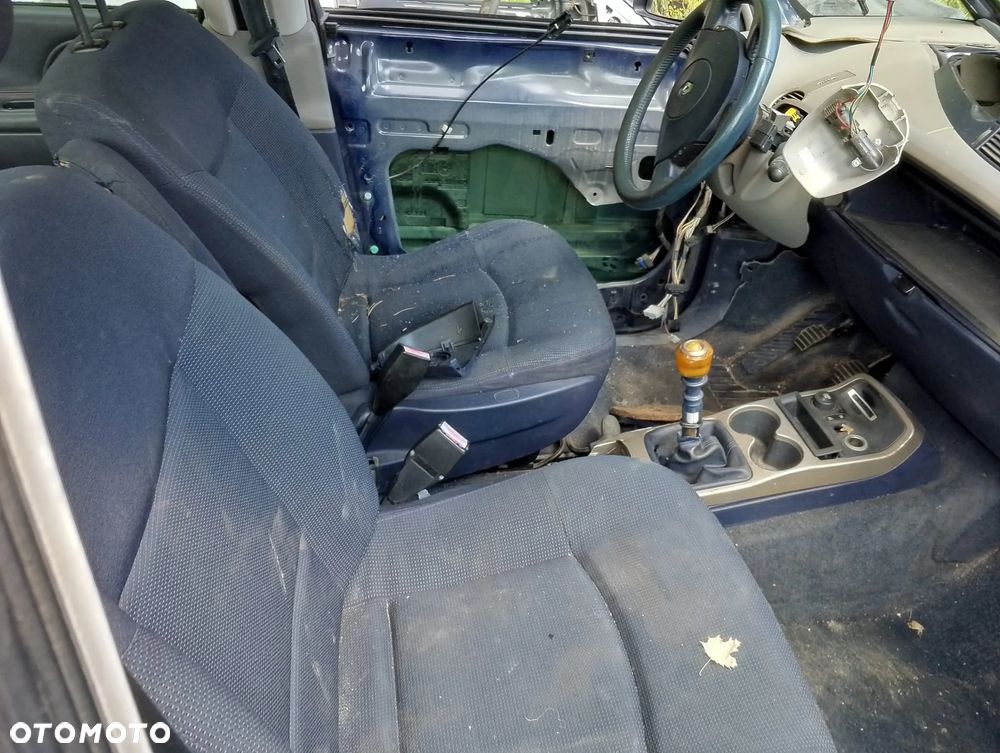 Renault Espace IV (02-06r.) 2.0 B 136KM. Silnik F4R 792 Skrzynia PK6 060 lakier OVD42 - BLUE NAVY BC. Cały na części GWARANCJA !!!  Przód Tył Zestaw Komplet Drzwi Klapa Zderzak Błotnik Maska Grill Atrapa Szyba Pas Lampa Lusterko Boczki Fotel Kanapa Kokpit Deska Rozdzielcza Przełącznik Włącznik Sterownik Przewody Wiązka Instalacja Moduł Komputer Czujnik Listwa Pompa Alternator Wtryski Głowica Rozrusznik Kompresor Sprzęgło Dwumas Silnik Skrzynia ABS Klimatyzacji Paliwa Wspomagania Kolektor Turbina Przepustnica Zawór Chłodnica Koło Hak Belka Sanki Zawieszenie Mcpherson Półoś Amortyzator Wydech Tłumik Zacisk Most - 5