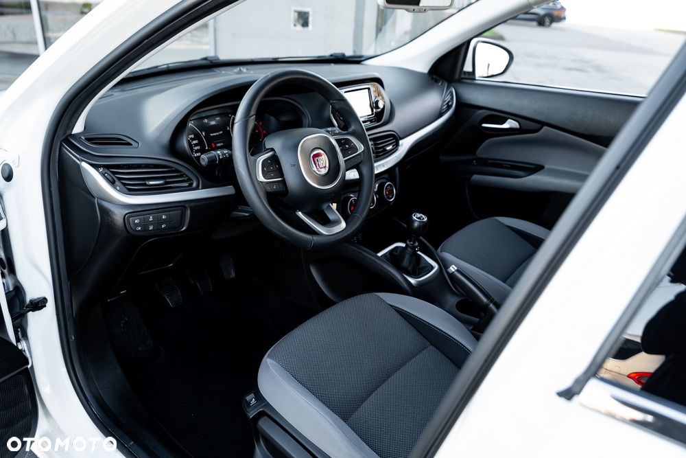 Fiat Tipo 1.6 MultiJet 16v Lounge - 16