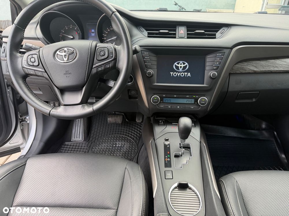 Toyota Avensis 2.0 Selection MS - 19