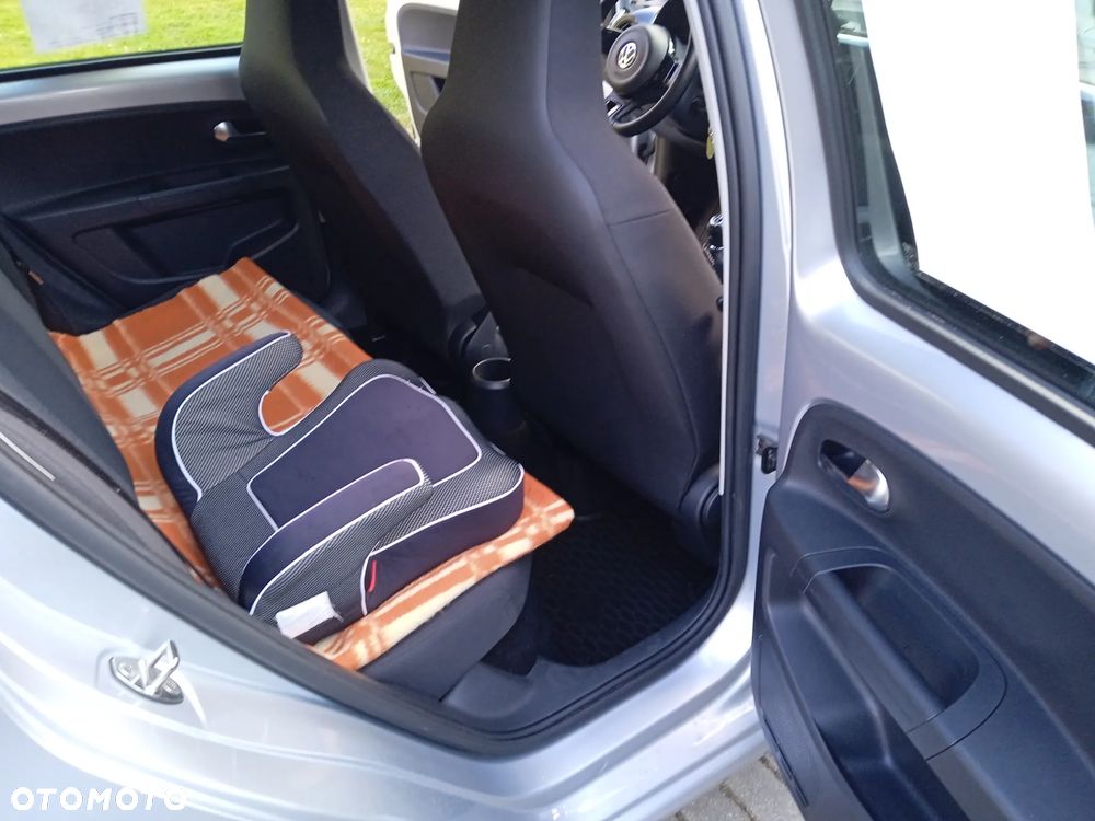 Volkswagen up! 1.0 move - 16