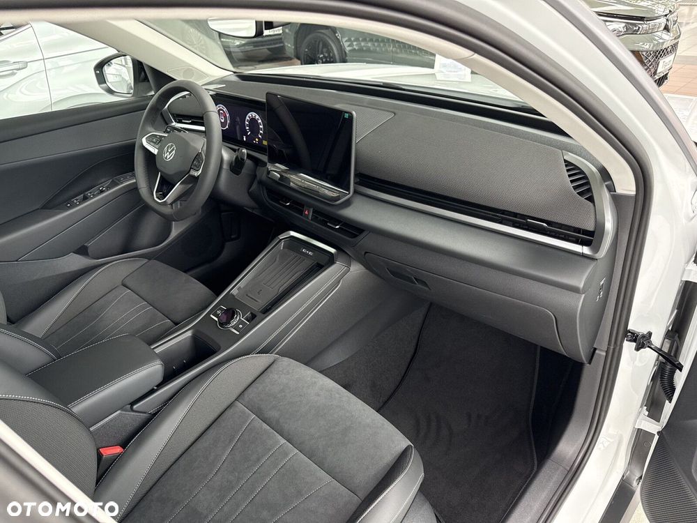 Volkswagen T-Roc 1.5 eTSI Style DSG - 23