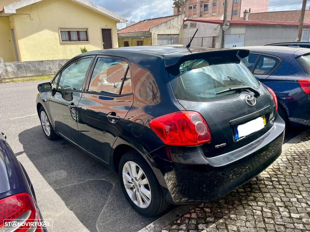 Toyota Auris 1.4 D-4D - 2