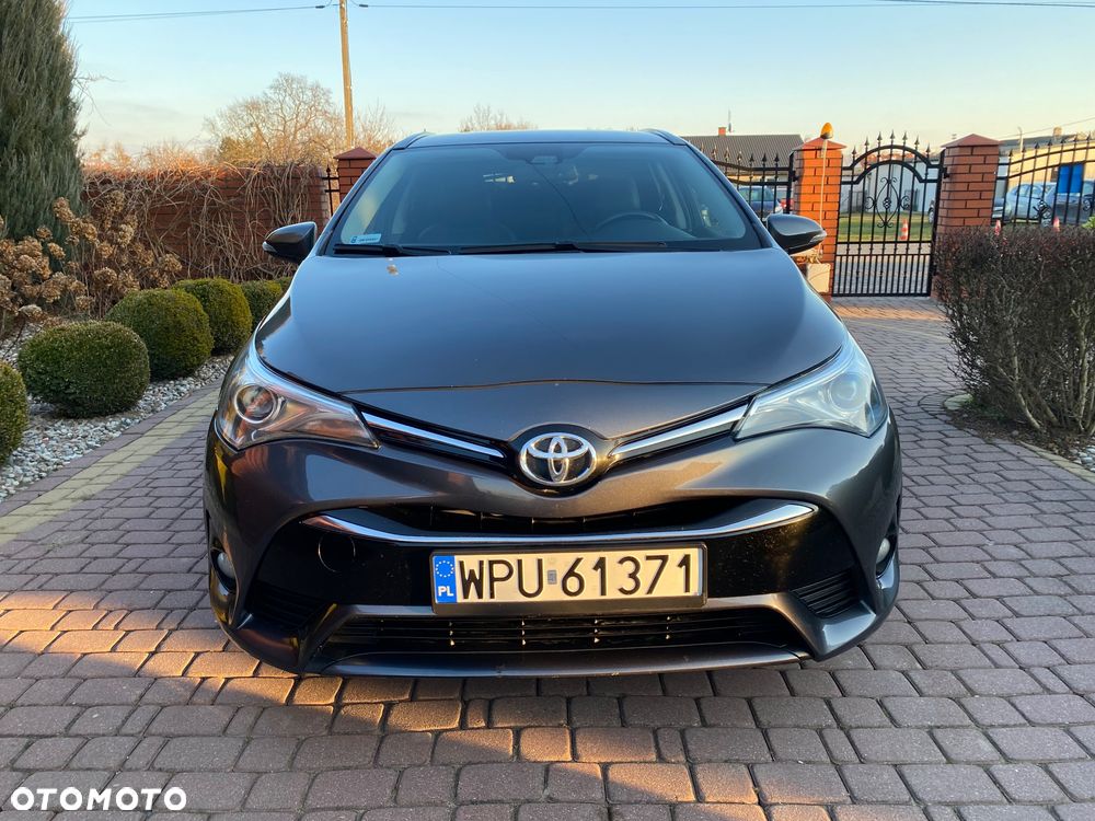 Toyota Avensis 2.0 D-4D Premium - 9