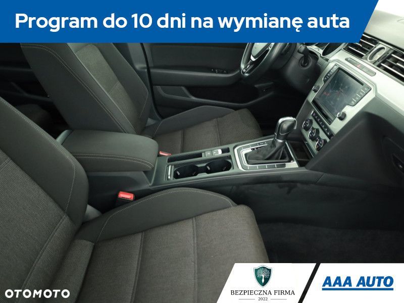 Volkswagen Passat Variant - 9