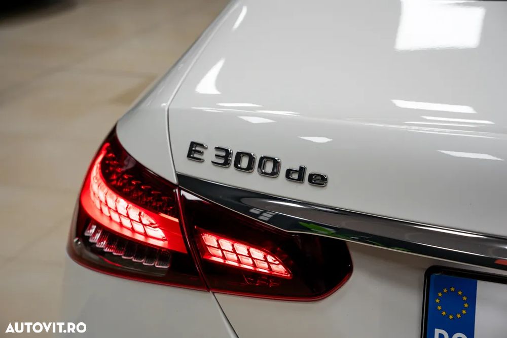 Mercedes-Benz E 300 de Aut. - 19