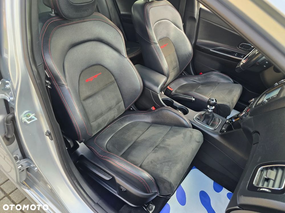 Kia Ceed Cee'd 1.6 T-GDI GT - 28