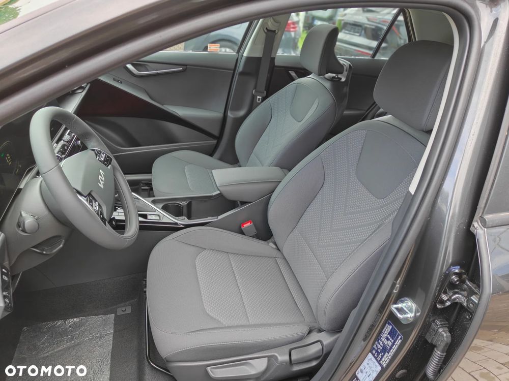 Kia Niro 1.6 GDI Hybrid M - 16