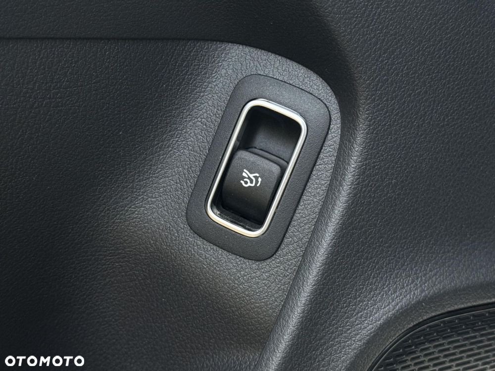 Mercedes-Benz CLA 250 4-Matic AMG Line 7G-DCT - 22