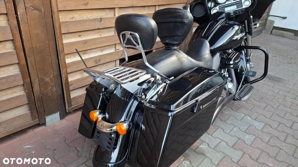 Harley-Davidson Touring Street Glide - 4