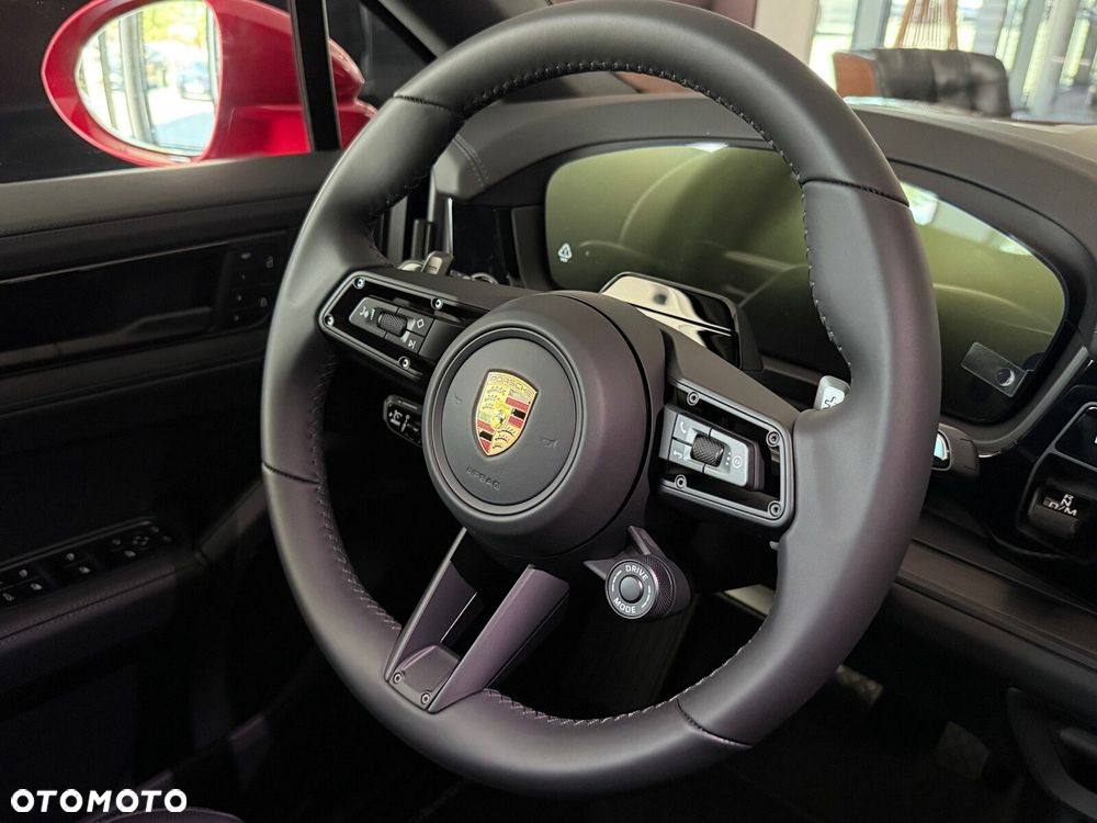Porsche Cayenne - 26
