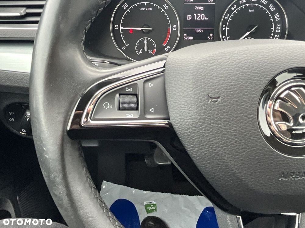 Skoda Superb 2.0 TDI Ambition - 30