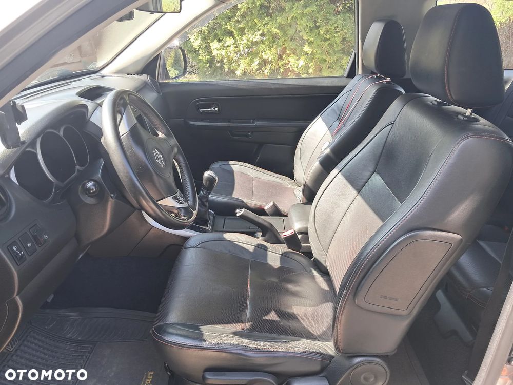 Suzuki Grand Vitara 1.6 De luxe - 11