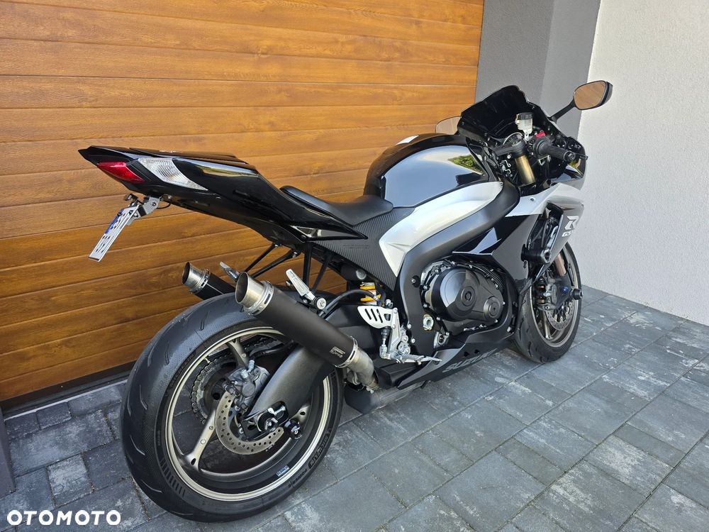 Suzuki GSX-R - 6