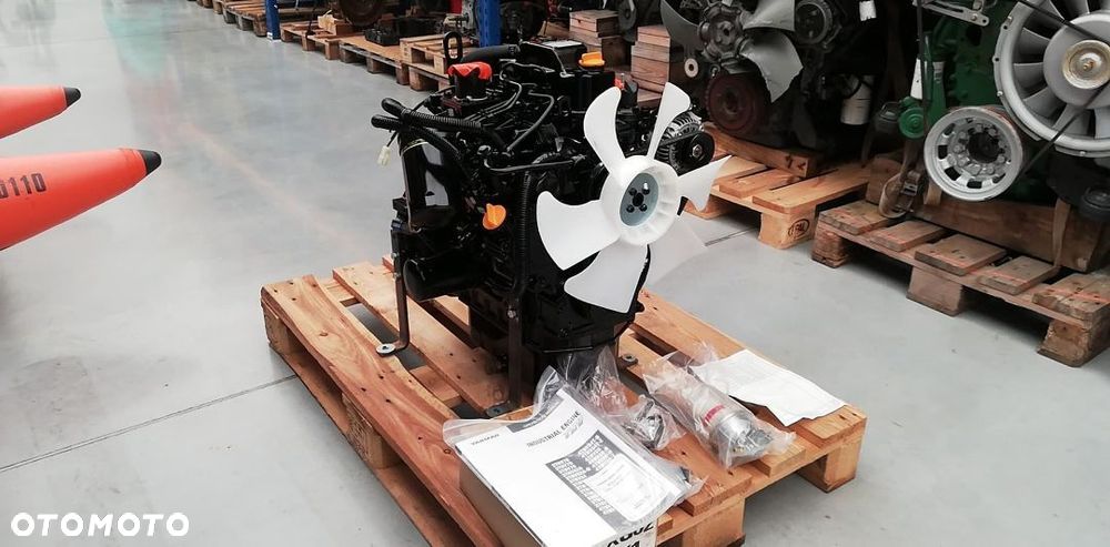 SILNIK YANMAR 3TNV88-BMNK 1,642L 28.2kW / 3000rpm 14500 zł netto - 1