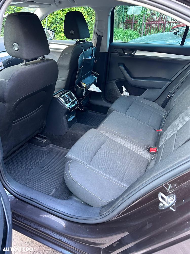 Skoda Superb 2.0 TDI DSG Ambition - 2