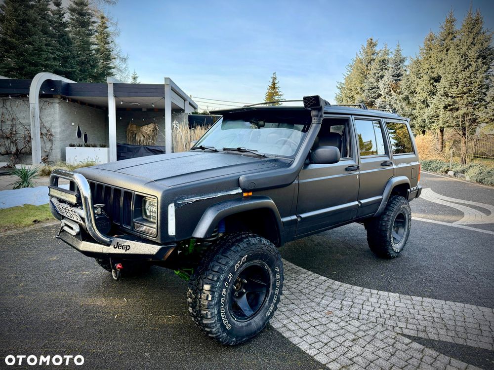 Jeep Cherokee - 1