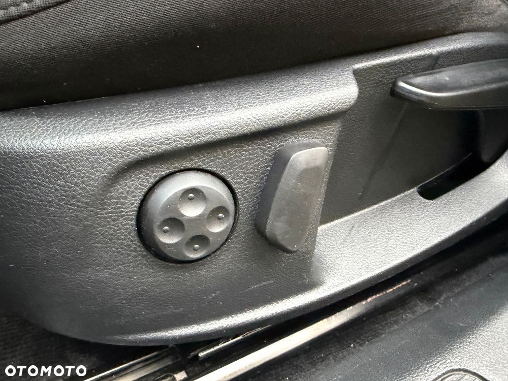 Volkswagen Passat 2.0 TDI Comfortline - 33