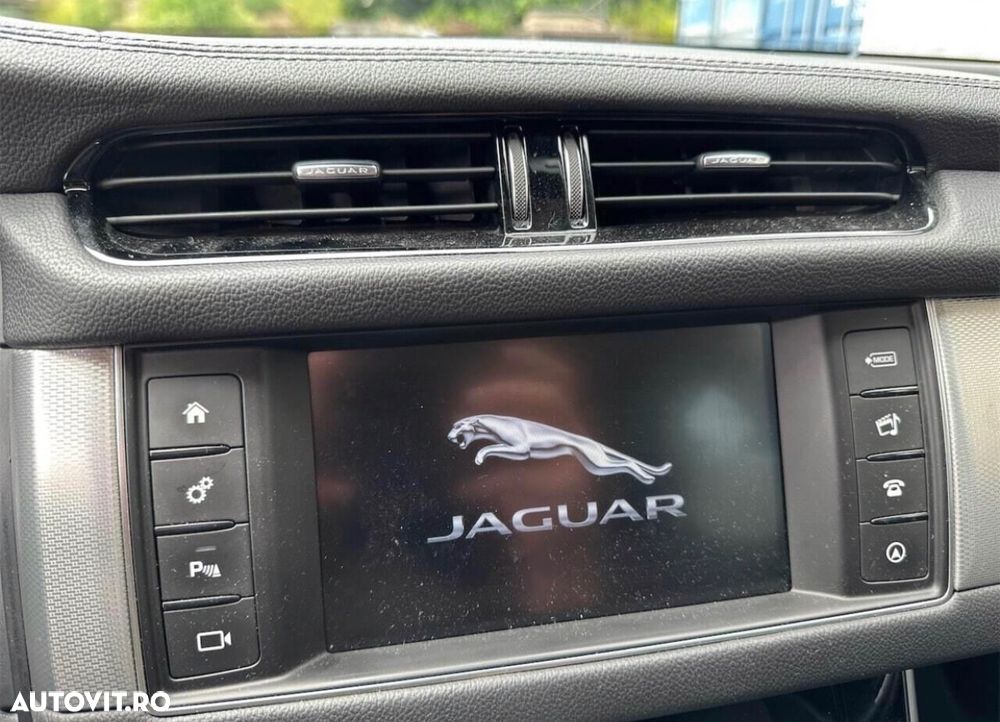 Jaguar XF 2.0 Portfolio - 9