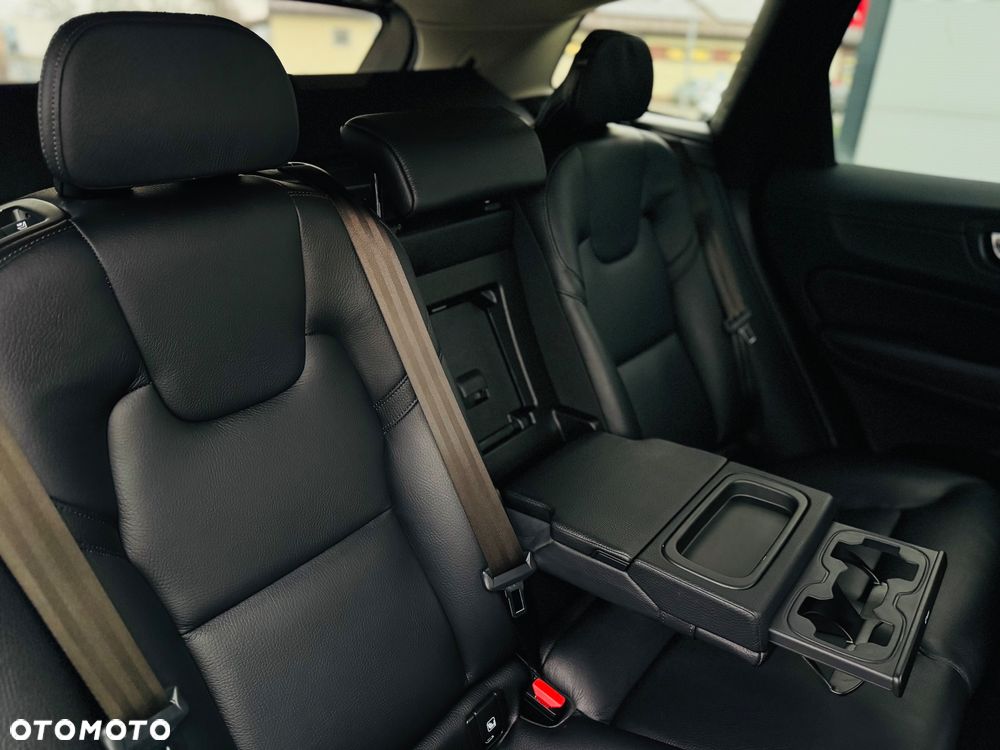 Volvo XC 60 D4 Geartronic Momentum Pro - 32