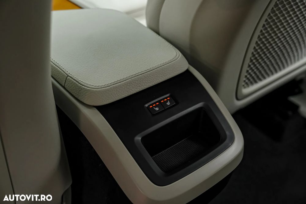 Volvo XC 90 B5 D AWD Geartronic Momentum Pro - 33