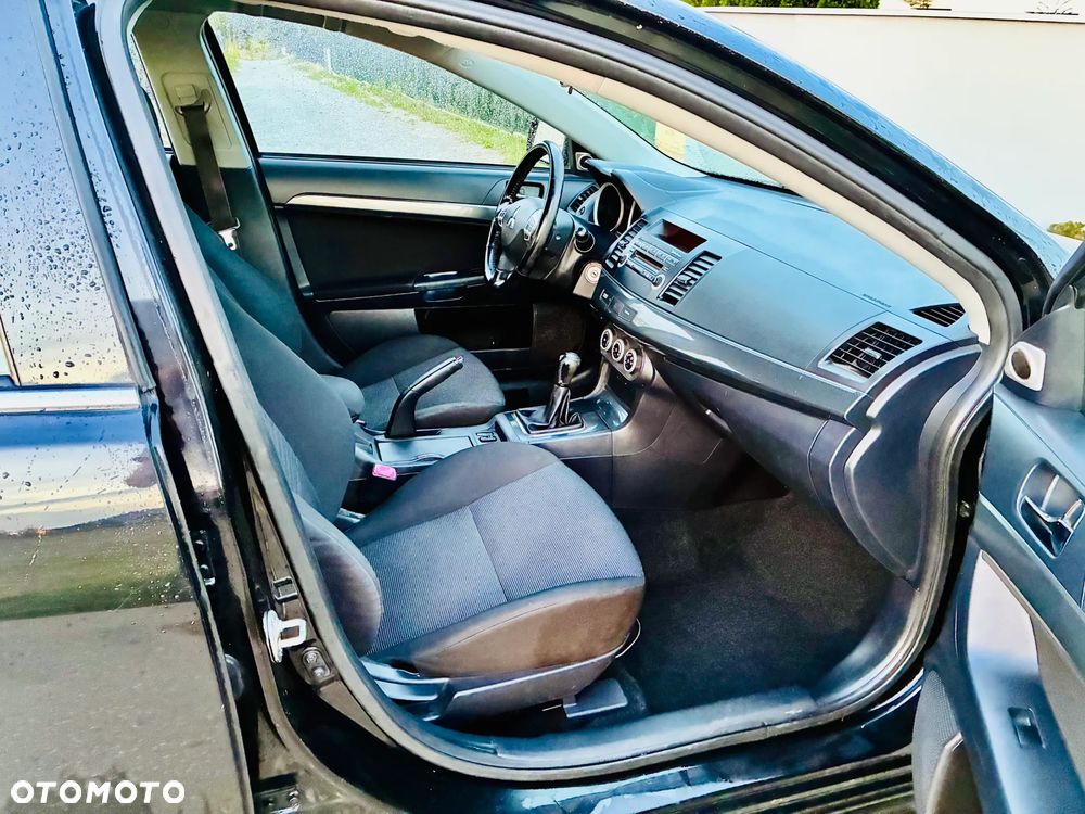 Mitsubishi Lancer 1.8 Intense - 13