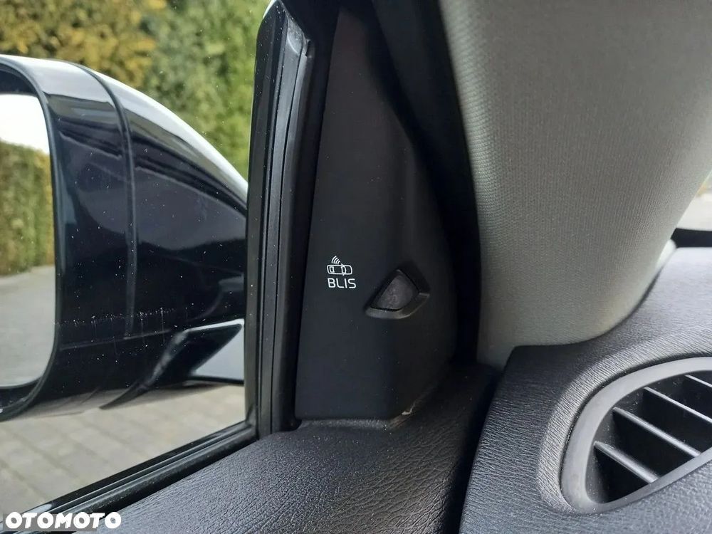 Volvo V40 D2 R-Design Summum - 35