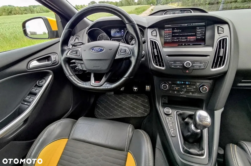Ford Focus ST - 16